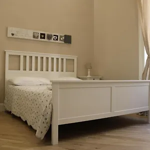 Bed & Breakfast Garibaldi Station, Naples