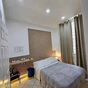 Guest house Room&jacuzzi, Naples