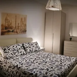 Bed & Breakfast Brothers Vomero, Naples
